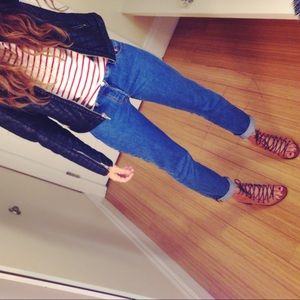 Levi’s 501 Medium Wash Blue Denim Jeans 25